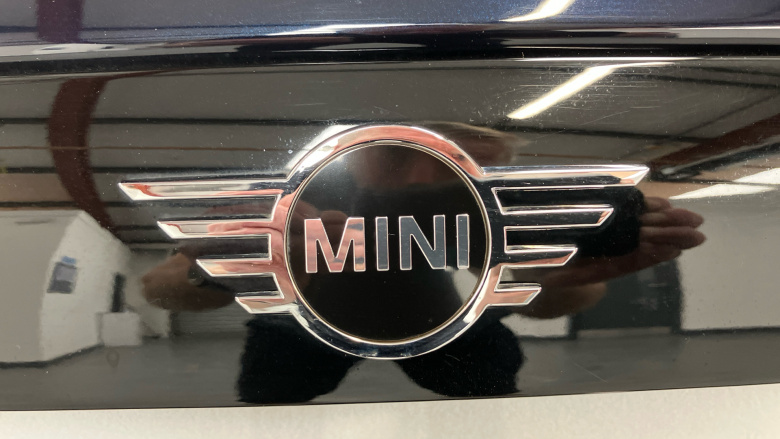 MINI Hatchback 1.5 Cooper Exclusive 3dr Auto Petrol Hatchback